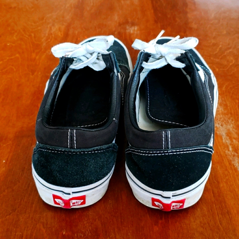 Vans - Picture 3 of 7